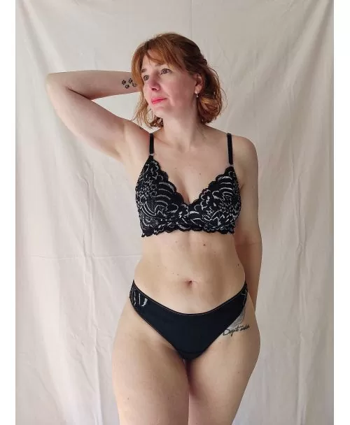 Vedetina Hada Negra