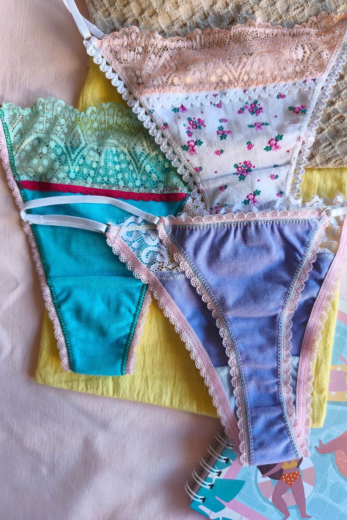 Vista trasera pack x3 tangas less tiro medio alto – Qué Tupé