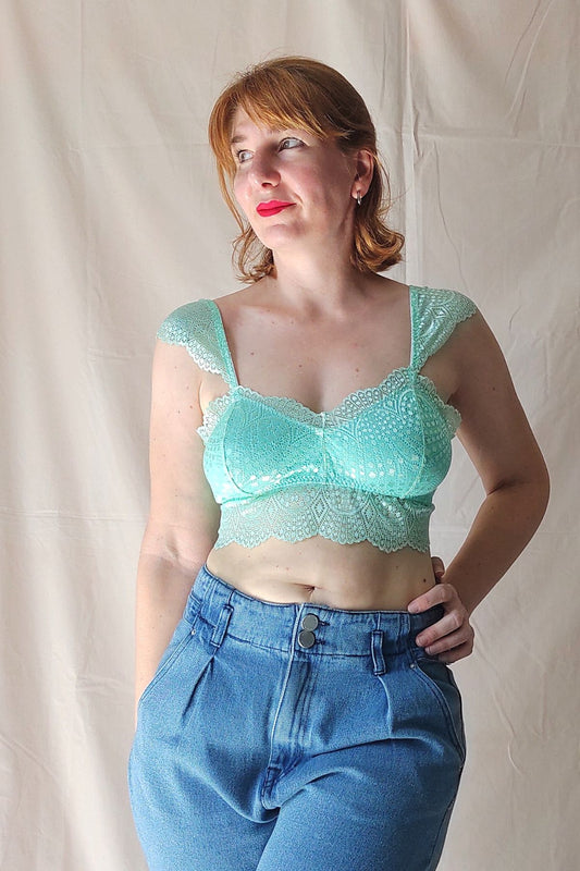 Bralette Ada verde agua en modelo – Qué Tupé
