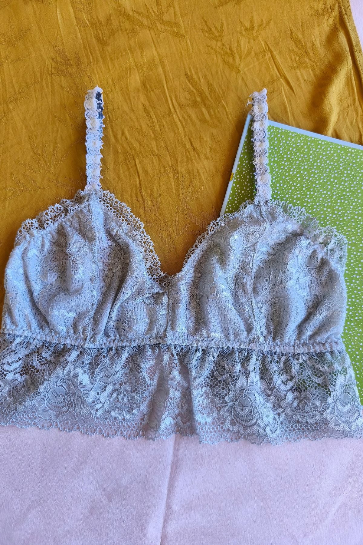 Bralette Reina puntilla vista frontal – Qué Tupé