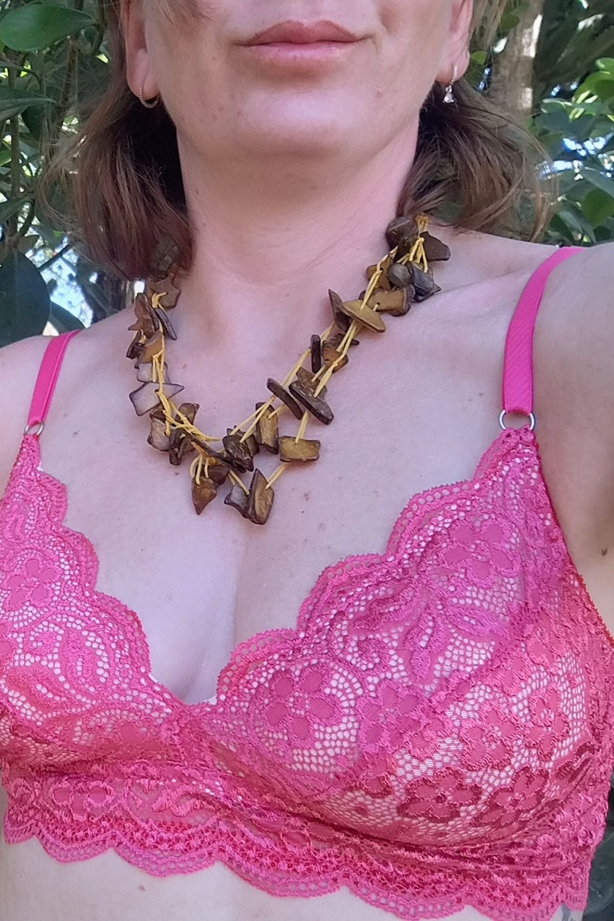 Detalle Corpiño Hada fucsia en modelo – Qué Tupé