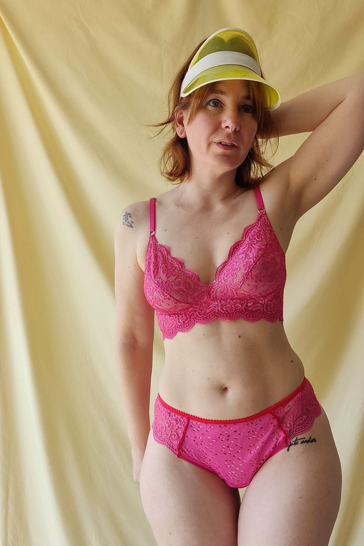 Corpiño Hada fucsia en modelo vista completa – Qué Tupé
