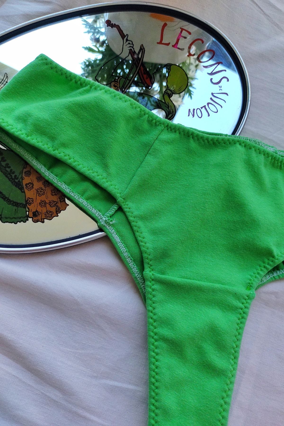 Detalle delantero culotte less ilusión verde, algodón con lycra