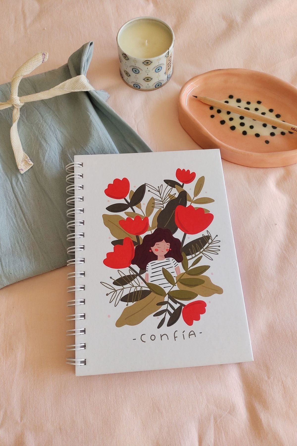Cuaderno Confía con bolsita de packaging – Qué Tupé