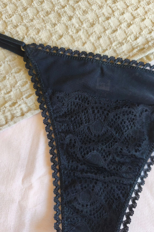 Tanga less microtul negro con puntilla delantero – Qué Tupé