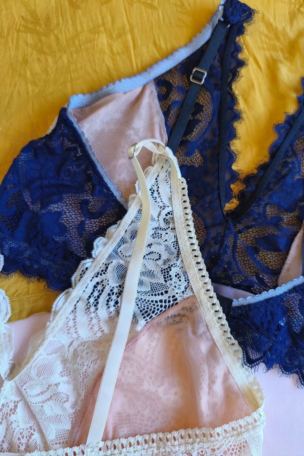 Detalle interior refuerzo y breteles regulables Corpiño Encanto – Qué Tupé