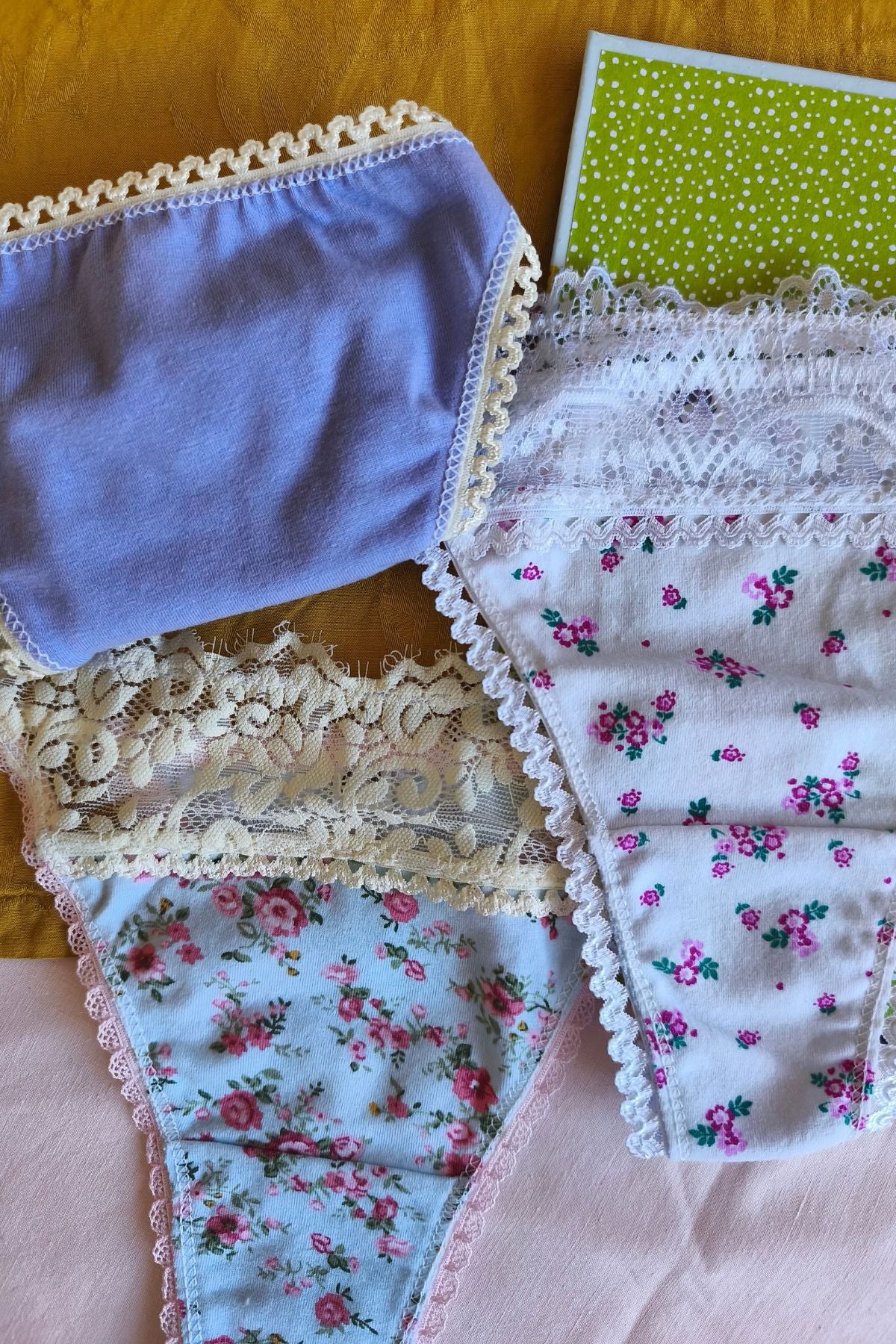 Detalle Set tres tangas algodón – Qué Tupé
