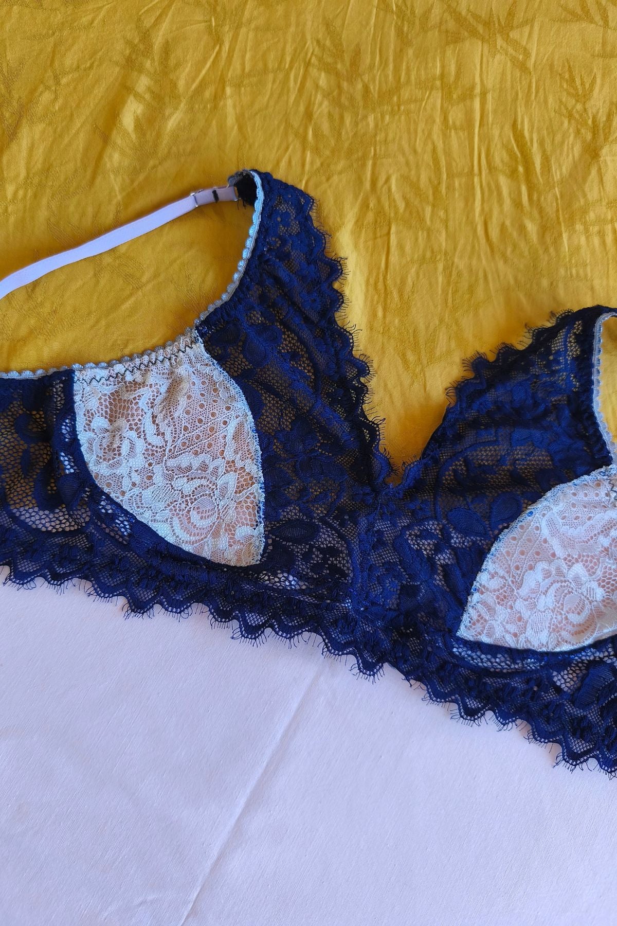 Corpiño Encanto azul sin aro vista completa – Qué Tupé