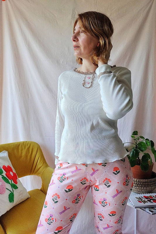 Pijama Edén en modelo vista frontal – Qué Tupé