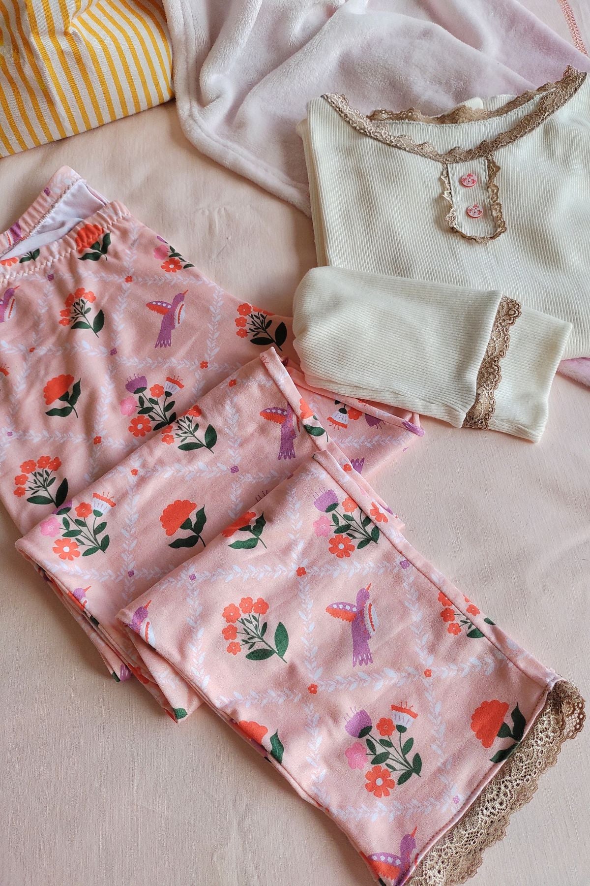 Pijama de invierno Edén pantalón y remera vista completa – Qué Tupé