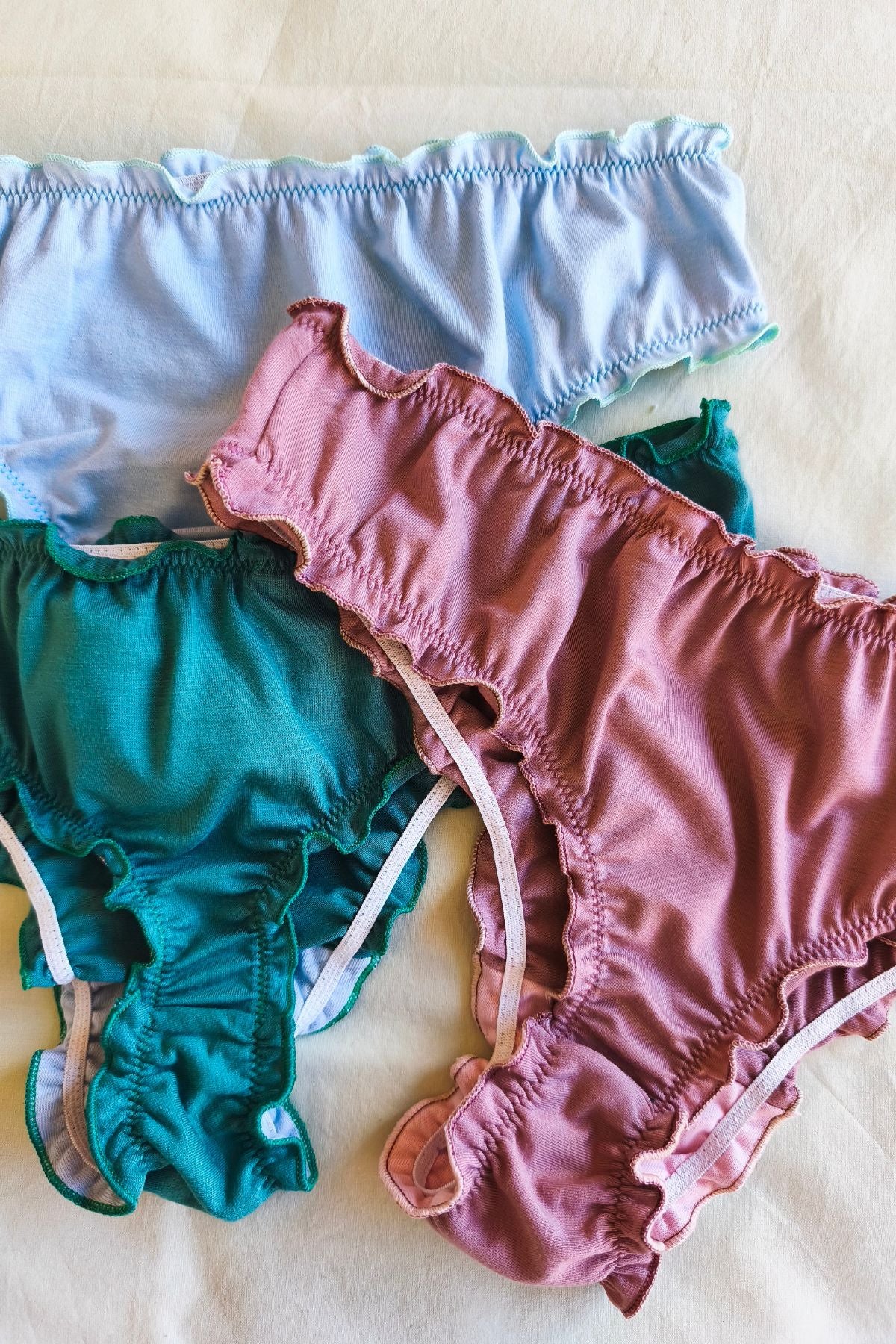 Pack x3 bombachas fru fru Pradera colores celeste verde inglés granate – Qué Tupé