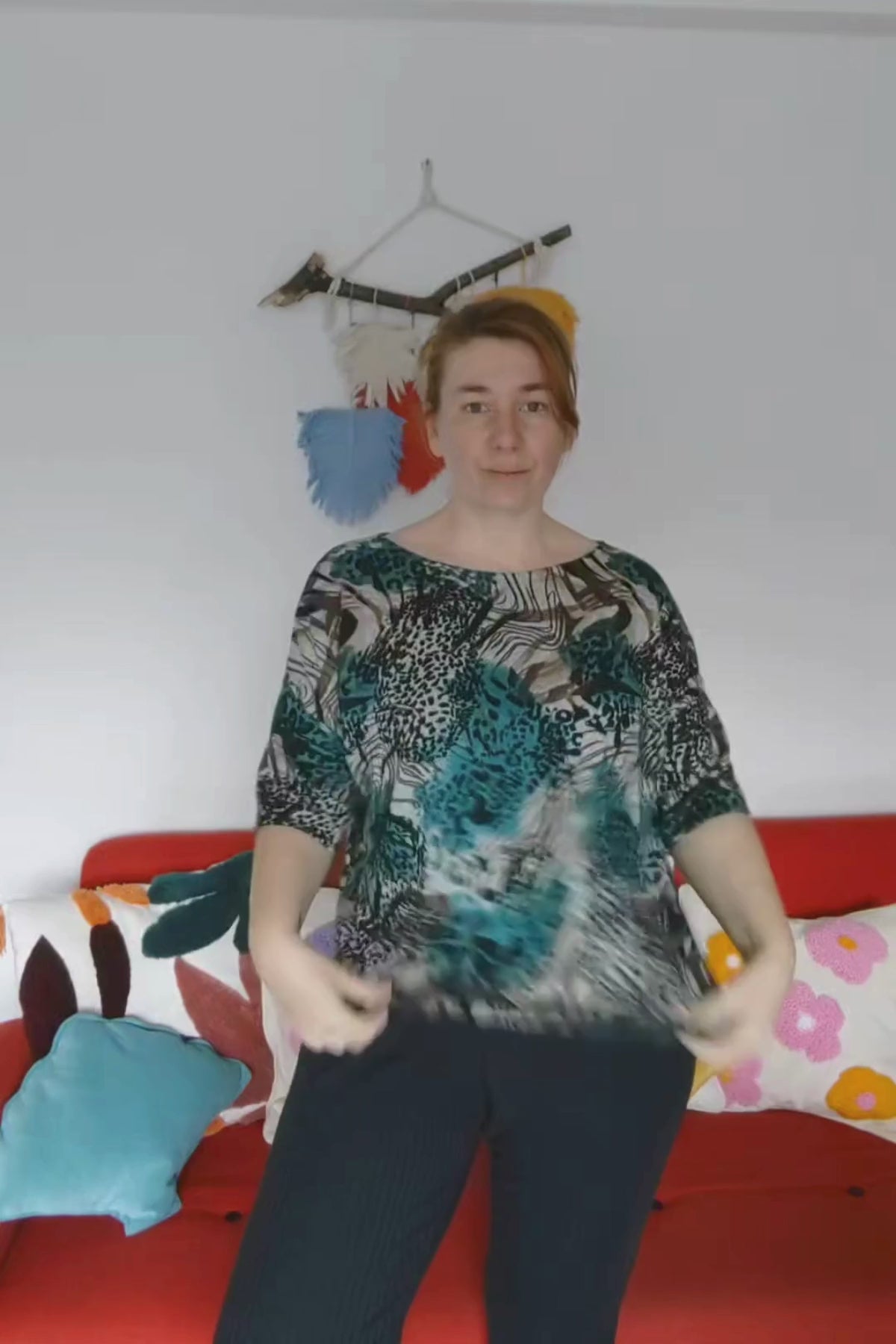 Video con detalle del conjunto comfy de buzo y pantalon largo
