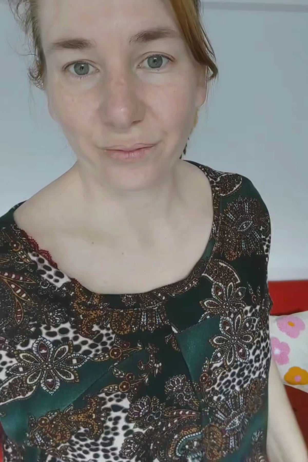 Video de detalle estampa buzo lanilla búlgaros y pantalón largo morley